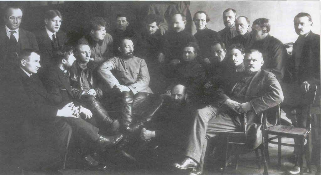 Дзержинский среди сотрудников ВЧК, 1918